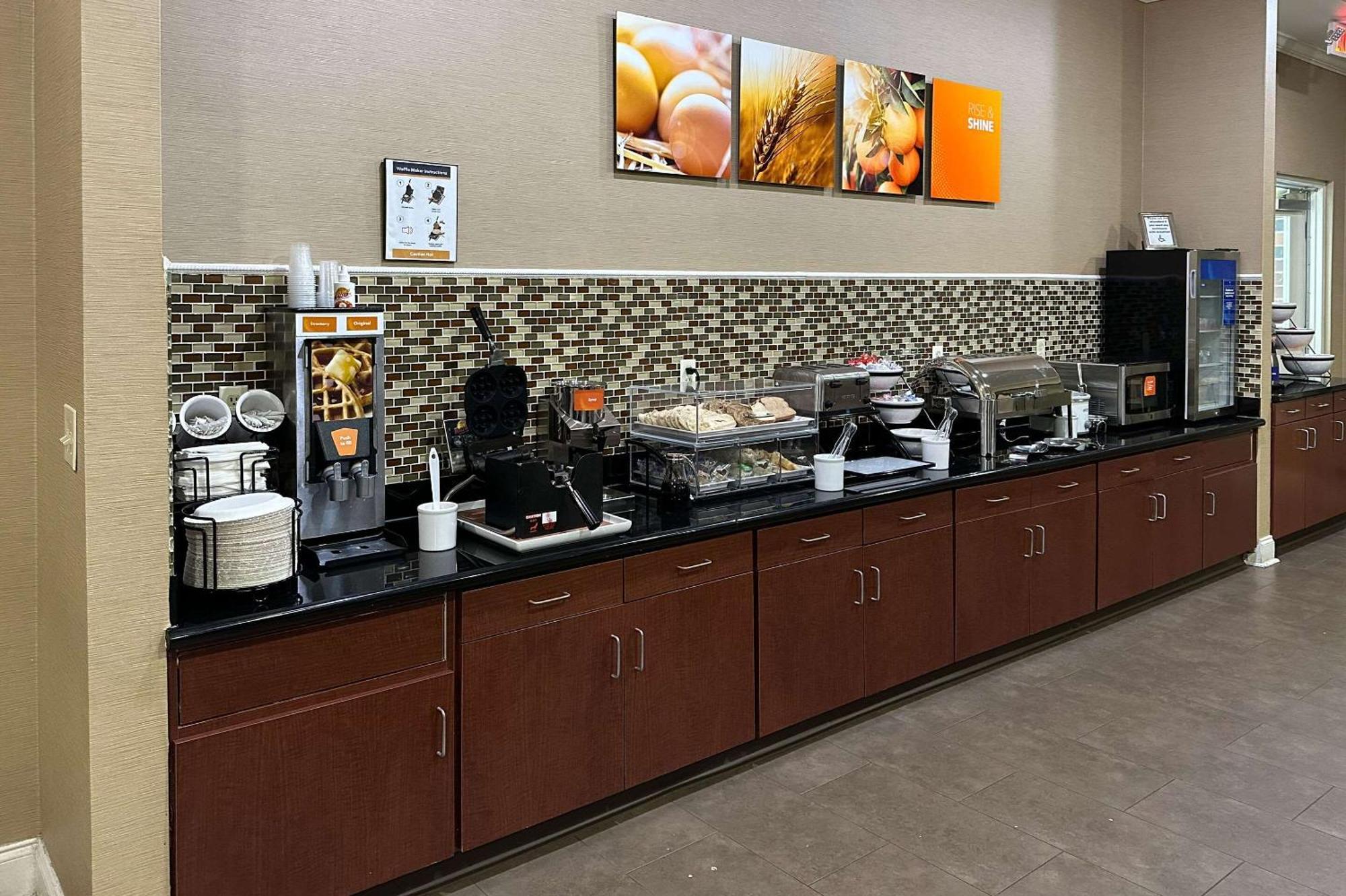 Comfort Inn & Suites Rogersville Экстерьер фото