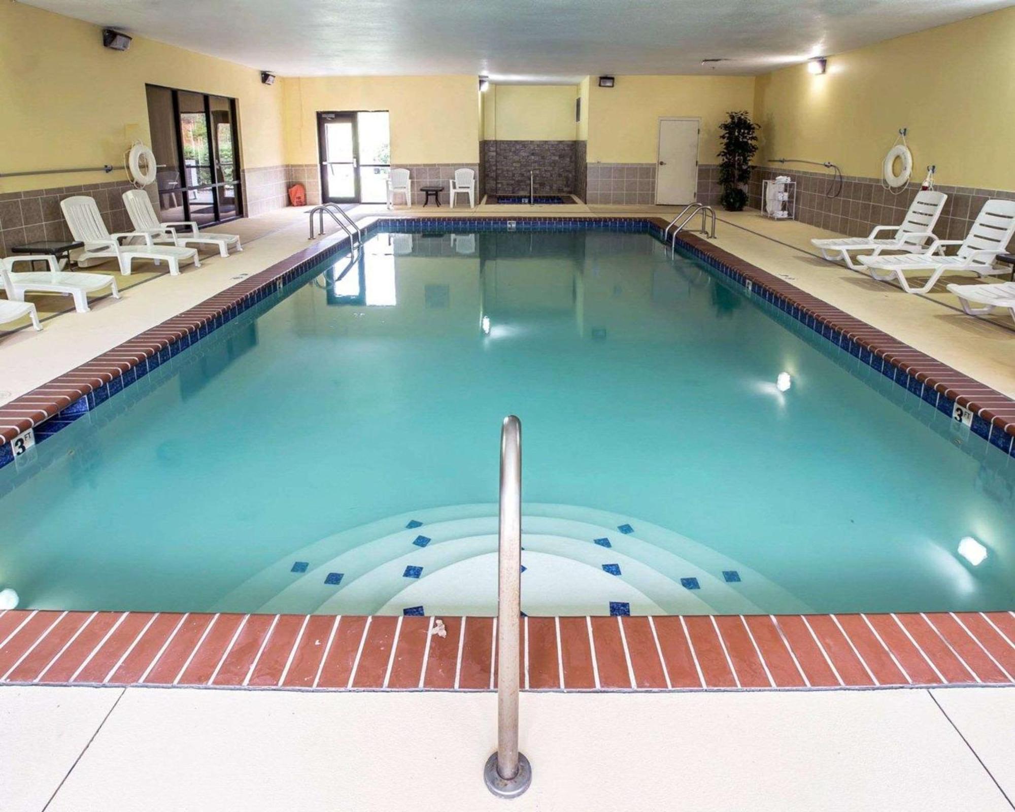 Comfort Inn & Suites Rogersville Экстерьер фото