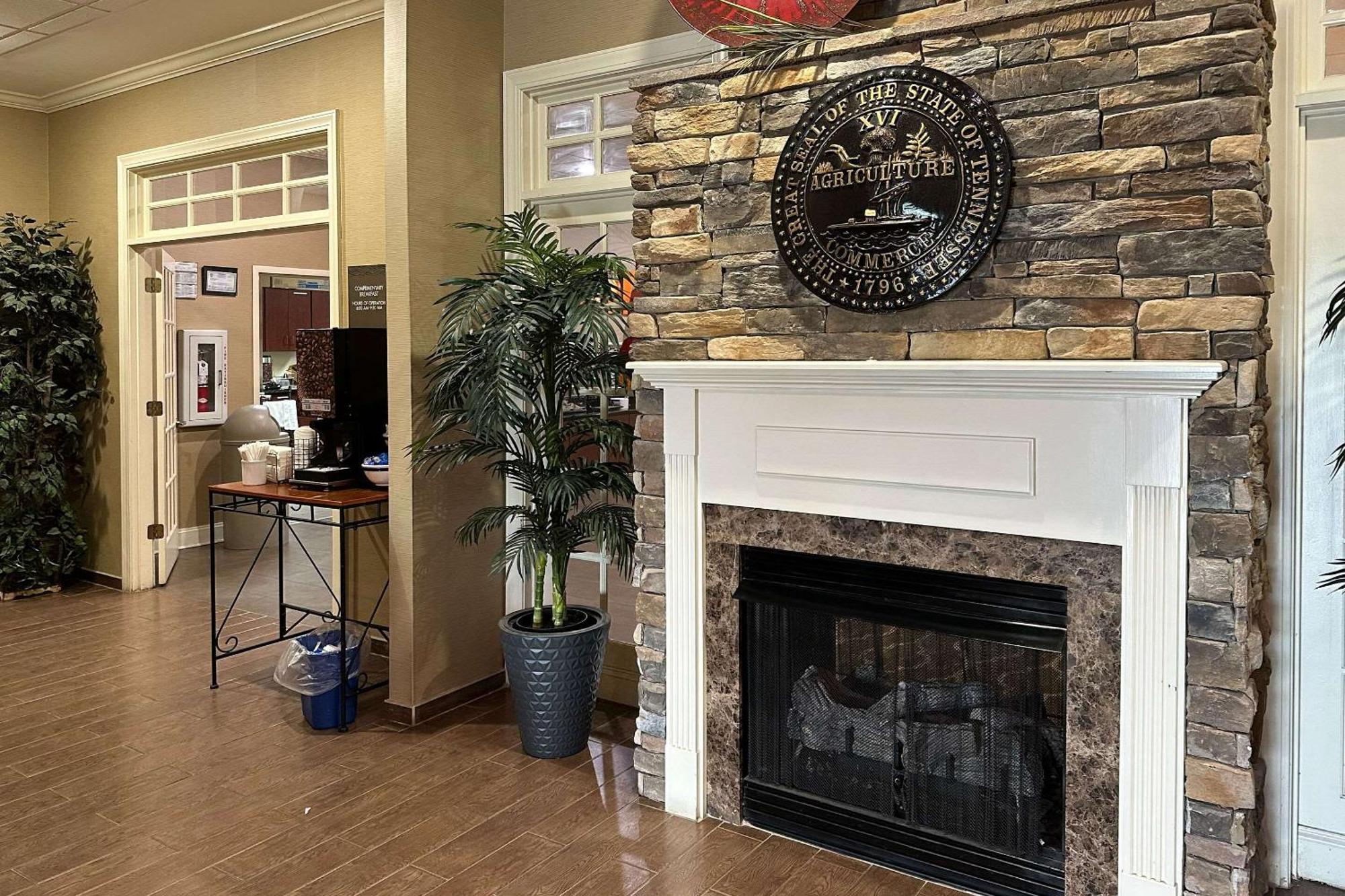 Comfort Inn & Suites Rogersville Экстерьер фото
